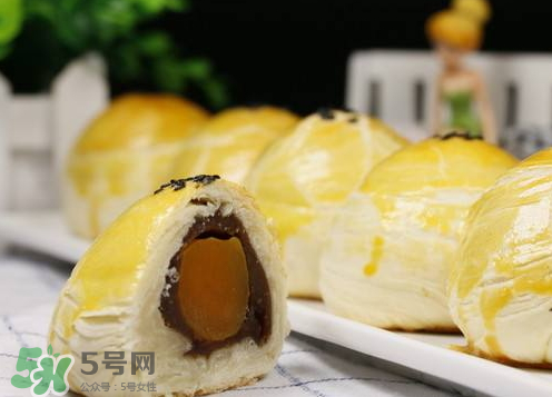 蛋黃酥可以用微波爐烤嗎？微波爐可以做蛋黃酥嗎？