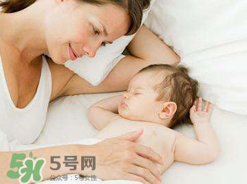 怎么樣培養(yǎng)寶寶自己入睡？怎么樣培養(yǎng)寶寶整夜睡覺(jué)？