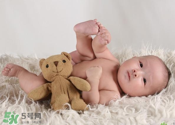 寶寶驚厥是什么癥狀？如何區(qū)別寶寶驚厥和驚跳？