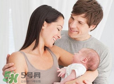 新生寶寶怎么抱？新生寶寶可以豎著抱嗎？