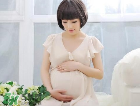 大腿長(zhǎng)了妊娠紋怎么辦？為什么大腿外側(cè)有條紋？