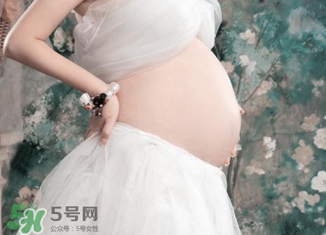 妊娠紋在左邊生男或女？怎么從妊娠紋看男女？