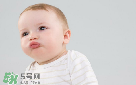 寶寶驚跳反應什么時候消失？寶寶驚跳反射太頻繁怎么辦？