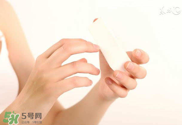 指甲上沒有月牙是缺什么？指甲上沒有月牙怎么補(bǔ)？