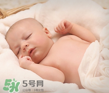 寶寶多大可以剪指甲？寶寶剪指甲的正確方法