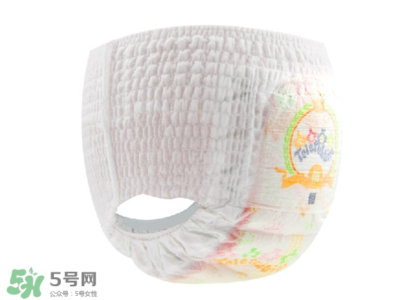 新生兒一天用多少尿不濕？新生兒尿不濕買多大的？