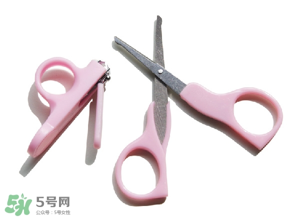 未滿月的寶寶可以剪指甲嗎？寶寶多久剪一次指甲？