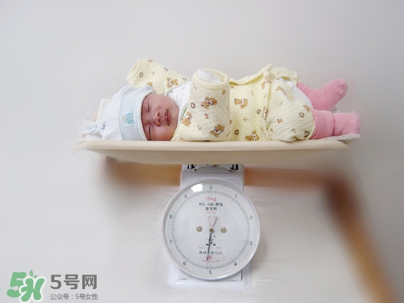 新生兒尿不濕怎么選？新生兒尿不濕什么牌子好？