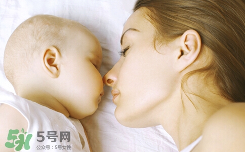 母乳到什么時候就沒營養(yǎng)了？母乳什么時候斷最好？