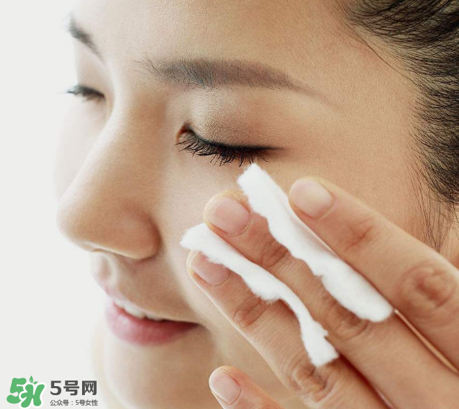 美白水可以去痘印嗎？人們對(duì)化妝水有哪些誤區(qū)？