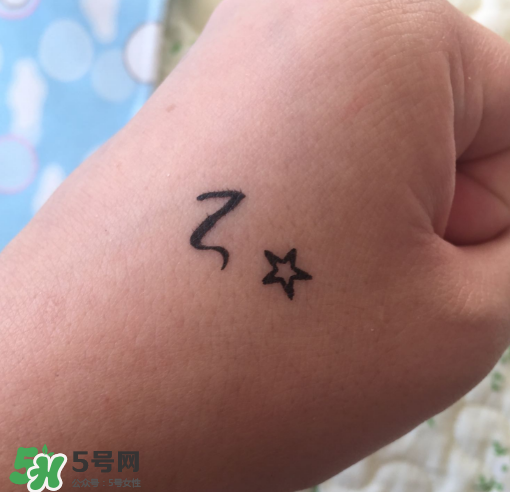 美寶蓮眼線液筆怎么樣？美寶蓮眼線液筆暈染嗎？