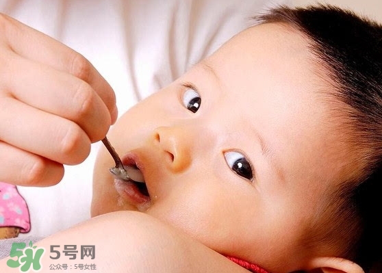 母乳喂養(yǎng)胸部會(huì)變形嗎？如何避免產(chǎn)后乳房變形？