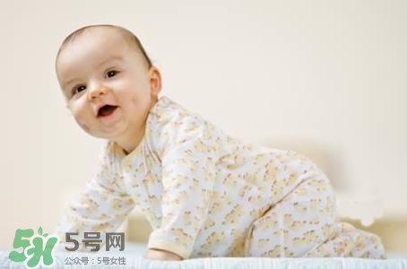 寶寶睡覺突然大哭是什么原因？寶寶睡覺突然哭醒怎么辦？