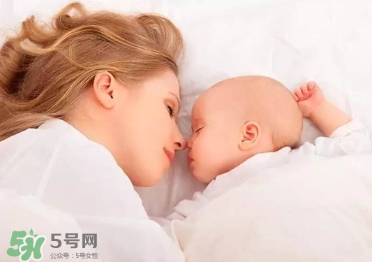 怎么哄寶寶入睡？哄寶寶睡覺的方法
