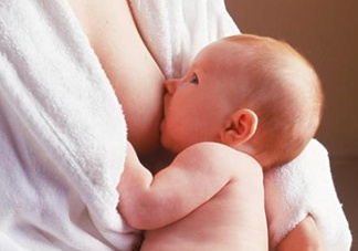 母乳喂養(yǎng)的寶寶大便怎樣正常？母乳喂養(yǎng)的寶寶需要補鈣嗎？