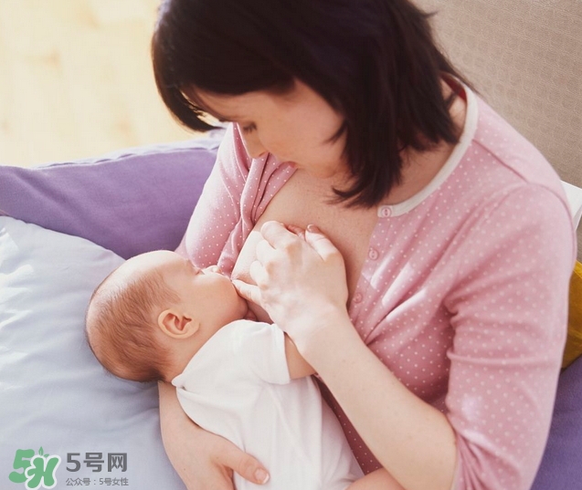 母乳喂養(yǎng)胸部會(huì)變形嗎？如何避免產(chǎn)后乳房變形？