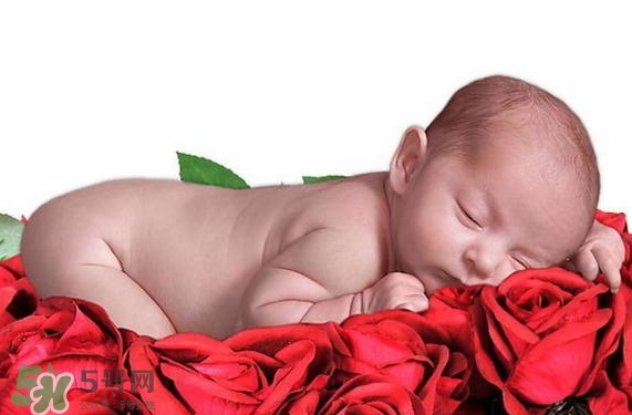 要上班了寶寶吃母乳怎么辦？要上班了寶寶不吃奶瓶怎么辦？