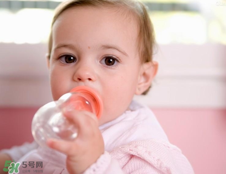 要上班了寶寶吃母乳怎么辦？要上班了寶寶不吃奶瓶怎么辦？