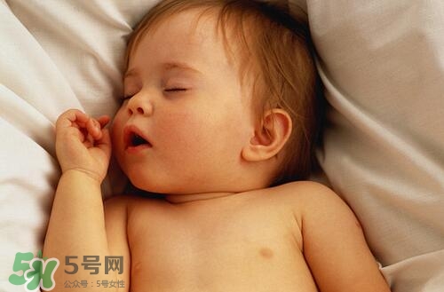 寶寶睡覺突然大哭是什么原因？寶寶睡覺突然哭醒怎么辦？