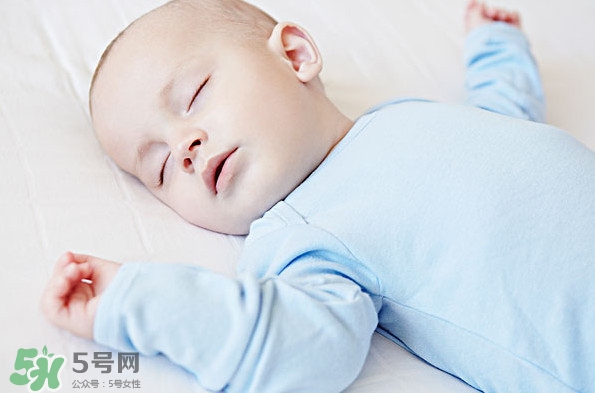 寶寶張嘴睡覺會變丑嗎？寶寶張嘴睡覺的危害