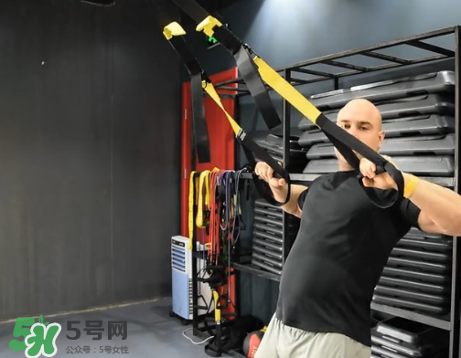 trx劃船一組做多少個？trx劃船每天做幾組？