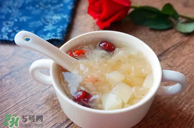 秋季養(yǎng)生食譜有哪些？秋季健康靠這些