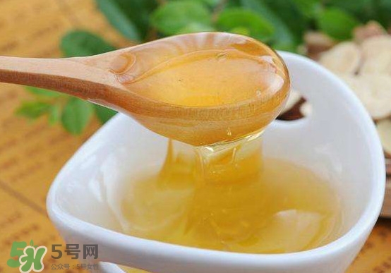 椴樹蜜和百花蜜哪個好？椴樹蜜和百花蜜的區(qū)別