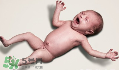 生孩子臍帶怎么剪？臍帶晚剪有什么影響？