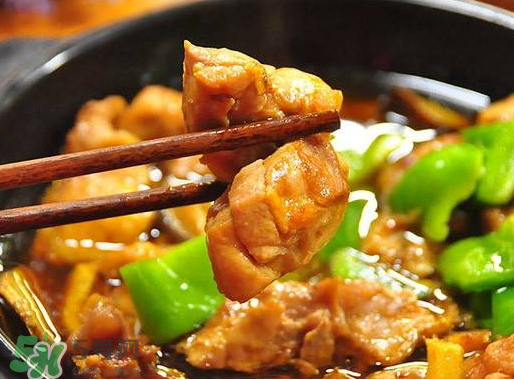 美國黃燜雞米飯為什么那么貴？美國黃燜雞米飯多少錢一份？