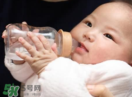 寶寶喝礦泉水好還是自來(lái)水好？寶寶喝哪種水好？