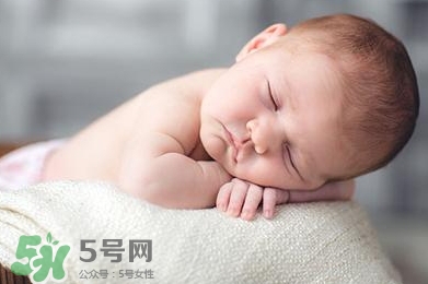 臍疝是什么？臍疝對寶寶有什么影響？