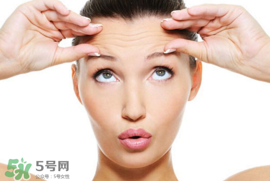 抬頭紋太重怎么辦？撫平抬頭紋只需這幾招