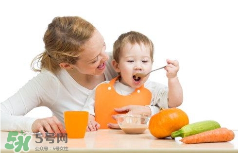 寶寶發(fā)燒出汗后可以洗澡嗎？寶寶發(fā)燒出汗好嗎？