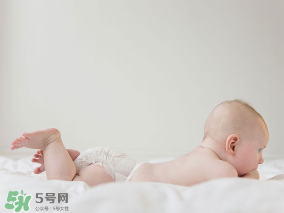 寶寶頭型是睡出來(lái)的嗎？寶寶頭型矯正最佳時(shí)間