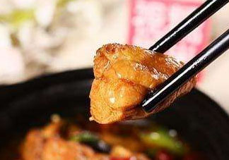 美國黃燜雞米飯為什么那么貴？美國黃燜雞米飯多少錢一份？