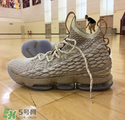 nike lebron 15 ghost實物細節(jié)怎么樣？