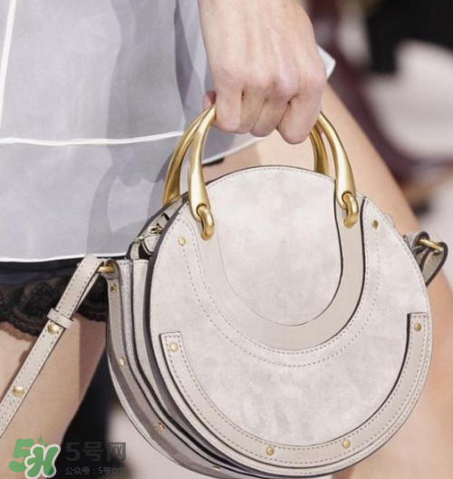 chloe pixie多少錢？蔻依17秋冬新款圓形包包專柜價(jià)格