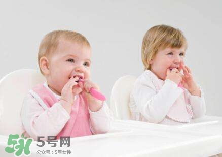 和寶寶同房睡還能過性生活嗎？有孩子之后怎么過性生活？