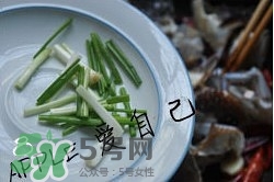 香辣蟹怎么做最好吃？香辣蟹怎么處理螃蟹？