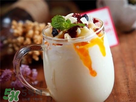 生孩子時吃什么易助產(chǎn)？生孩子時吃巧克力