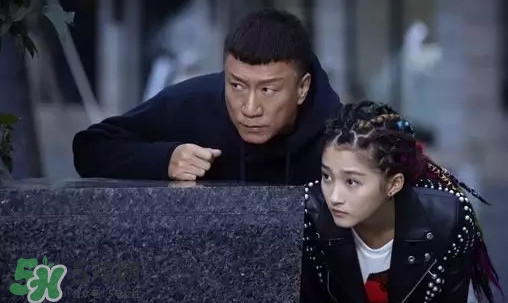 臟辮發(fā)型怎么拆？臟辮是真頭發(fā)還是假頭發(fā)弄的