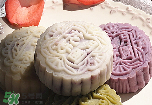 月餅皮可以用低筋面粉嗎？月餅皮用什么面粉？