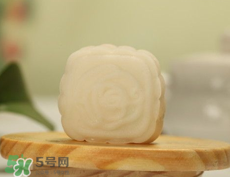 月餅皮可以加水嗎？月餅皮為什么不能放水？