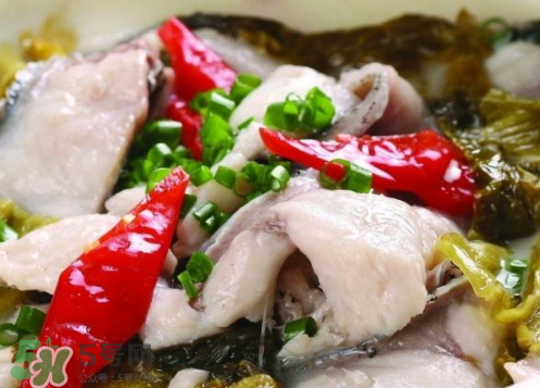 酸菜魚可以放什么配菜？酸菜魚放什么菜好吃？