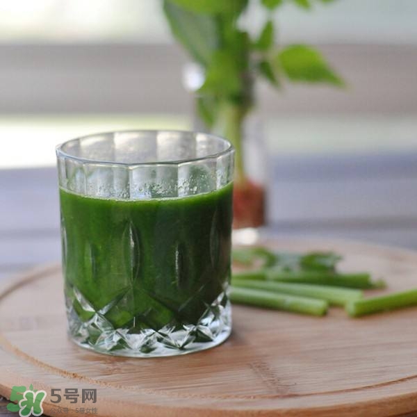 芹菜汁最適合什么人喝？芹菜汁哪些人不能喝？