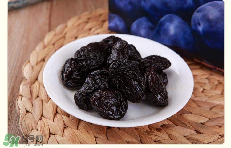 西梅核仁有毒嗎？西梅核咽下去了怎么辦？
