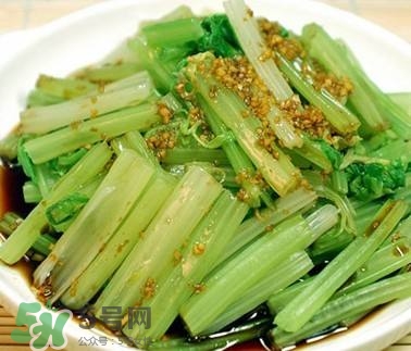 芹菜和什么榨汁好喝？芹菜榨汁需要煮熟嗎？