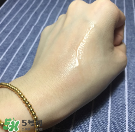 雪花秀潤(rùn)燥精華適合什么膚質(zhì)？