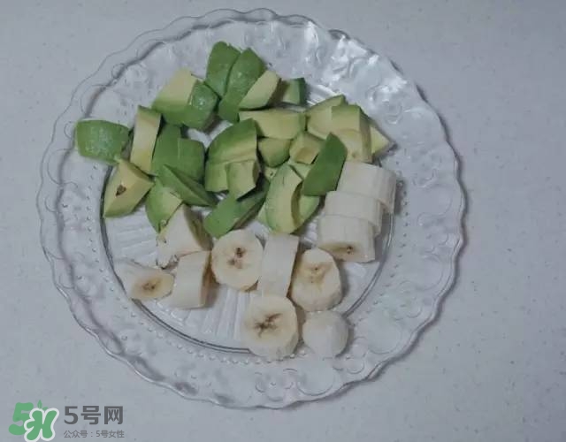牛油果沙拉怎么做？牛油果沙拉用什么醬？