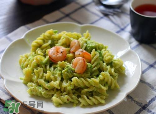 牛油果沙拉怎么做？牛油果沙拉用什么醬？